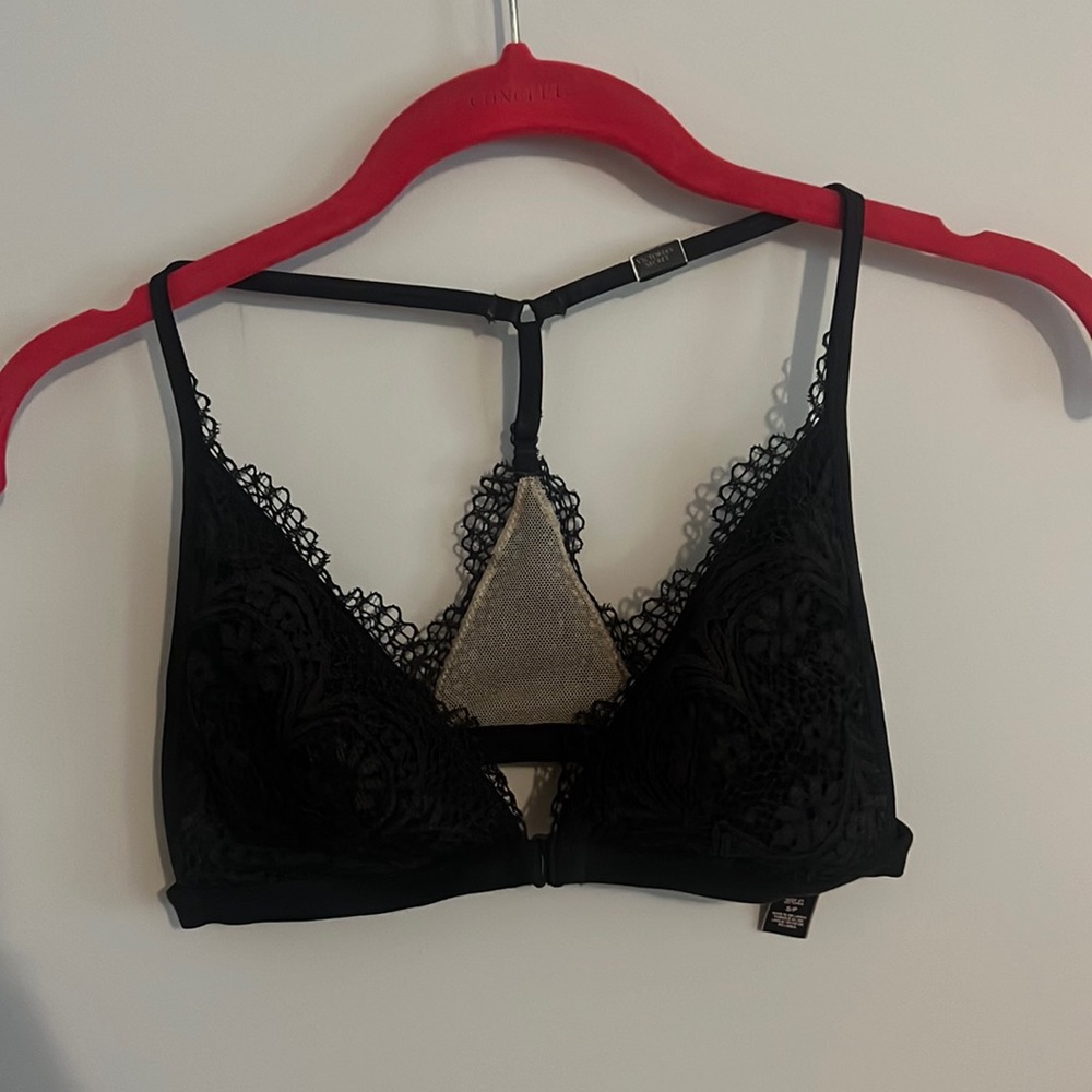 Victoria’s Secret black lace bralette